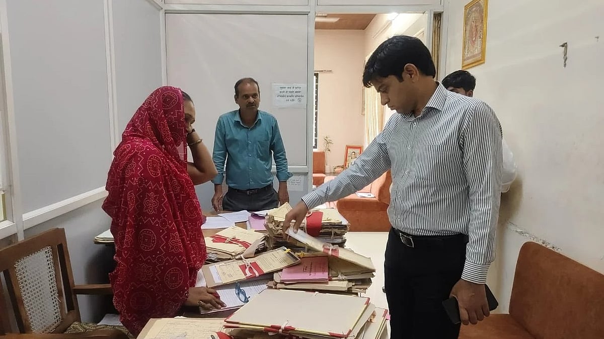 Indore Commissioner Orders Digitisation Of Accounts Records On Priority | 