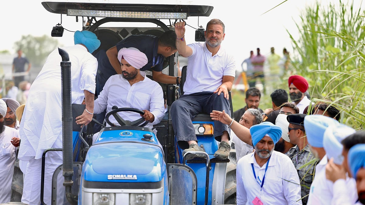 Congress Leader Rahul Gandhi Visits Punjab’s Flood-Hit Areas, Interacts With Victims