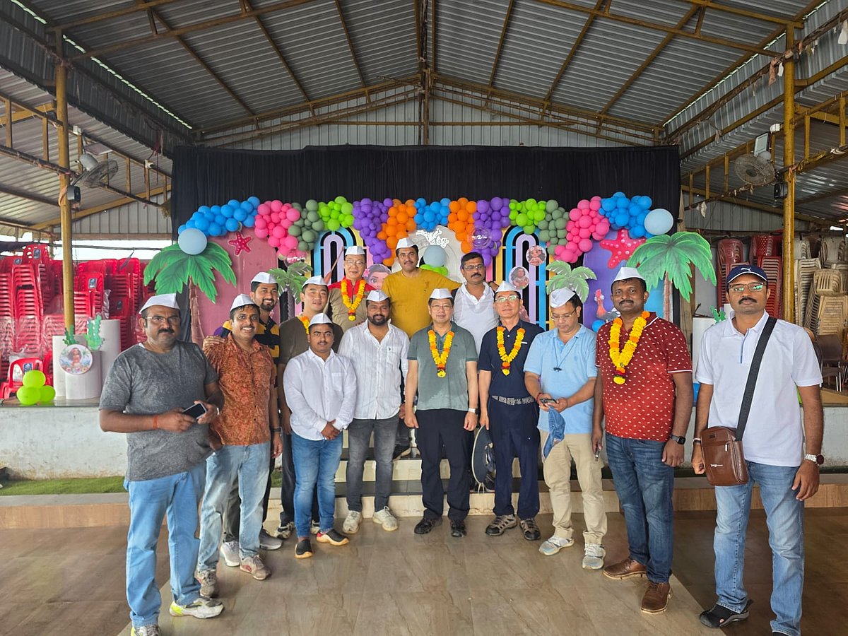 “As the Kaas plateau is blooming with colourful flowers, it is now looking very beautiful,” tourists said, expressing their feeling that the view and environment is wonderful.