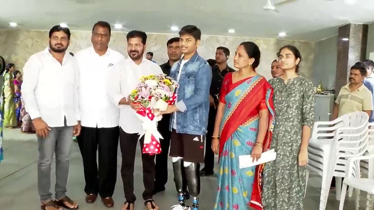 Youth Pushed Off Train In Rajasthan Last Year Thanks Telangana CM For Artificial Limbs