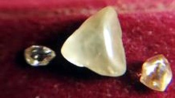 Digging In MP's Panna Mine, Tribal Woman Recovers 3 Diamond Pieces 