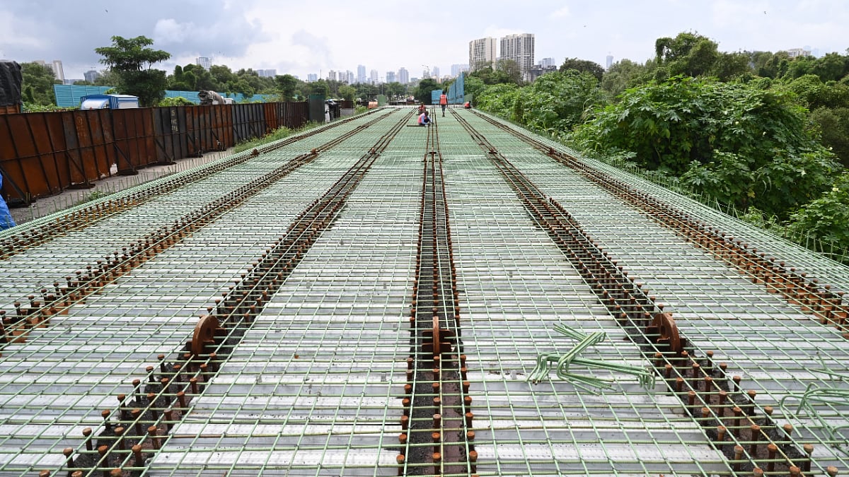 Dharavi Flyover reconstruction, Worli Nullah Bridge, and Bandra Skywalk projects are progressing to improve traffic flow and commuter safety in Mumbai