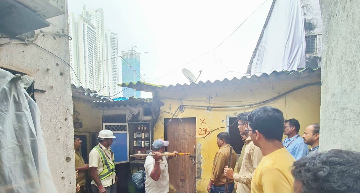 BMC Begins Demolition Of Illegal Structures In Kandivali For Magathane–Goregaon 120-ft DP Road