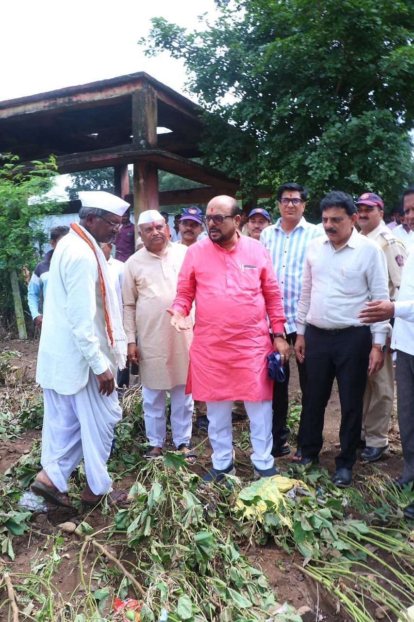 Patil visited the home of Kiran Madhukar Sawale of Kakoda village in Muktainagar taluka, who died after being swept away in floodwaters