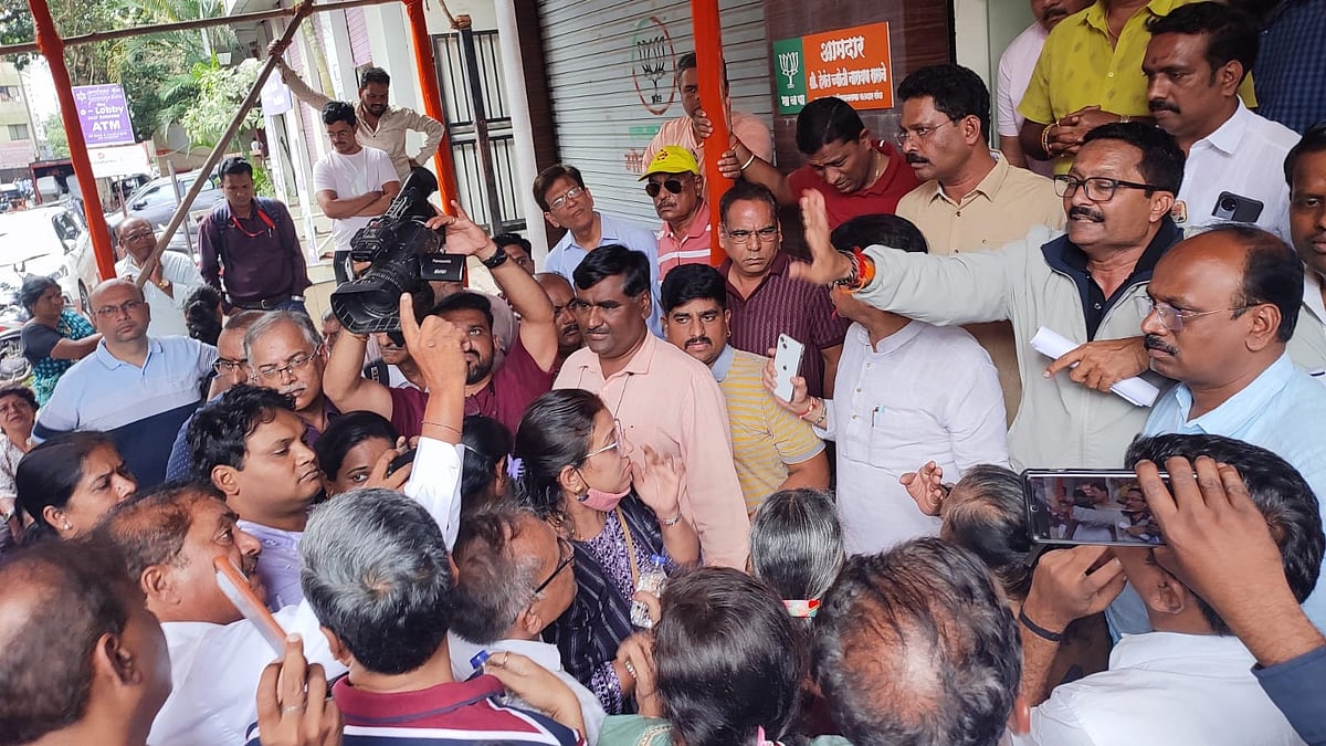Pune Videos: Lokmanya Nagar Residents Protest Outside MLA Hemant Rasane's Office Over Redevelopment...
