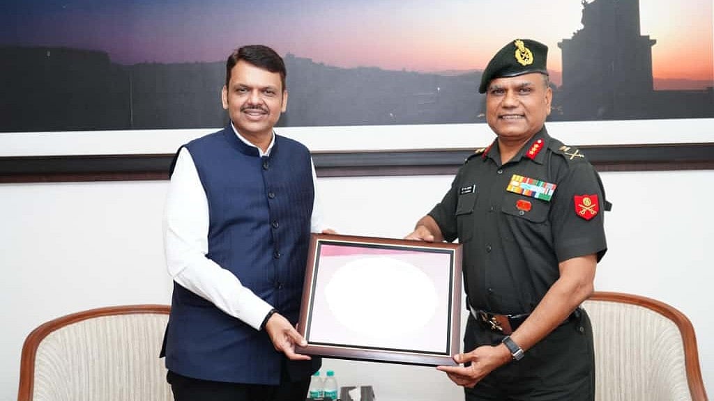 Maharashtra CM Devendra Fadnavis Meets Top Military Leaders, Reviews Coastal Security And Civil-Military Collaboration