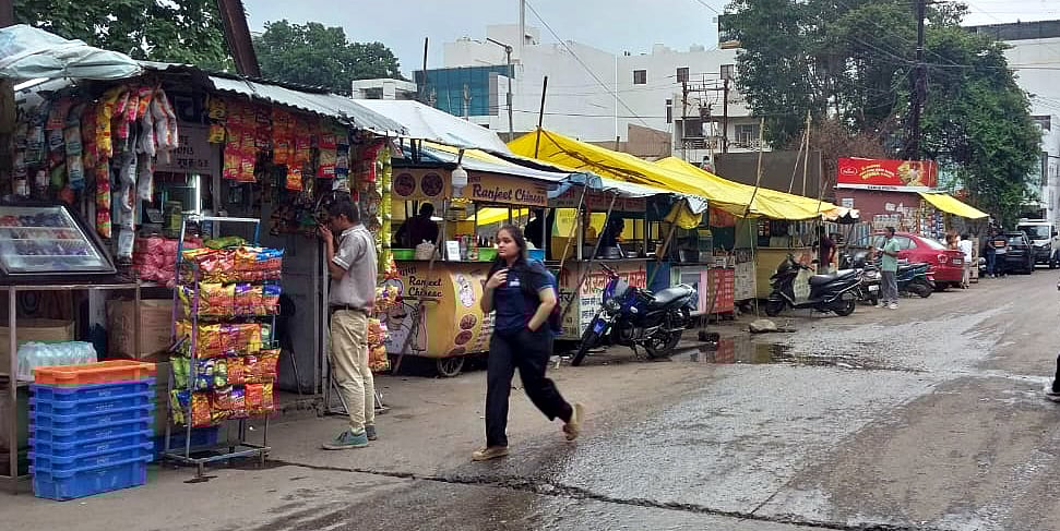 Hawkers' Hub Pops Up In Shut Bhopal's MP Nagar Parking