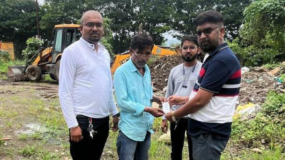 Panvel Municipal Corporation Fines Driver ₹5,000 For Illegal Debris Dumping In Roadpali Under...