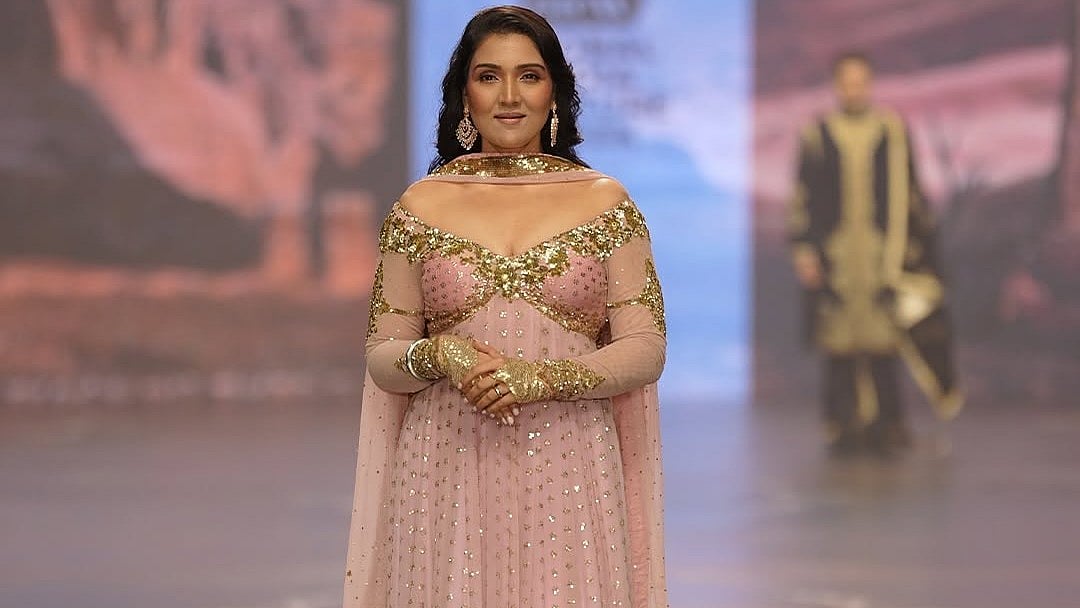 Govinda's Daughter Tina Ahuja Walks The Ramp In Style At GICW 2025