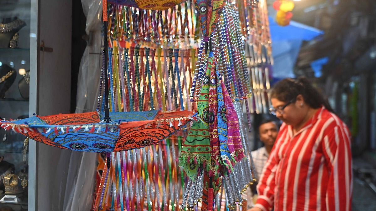 IN PICS: Shoppers Flock To Bhuleshwar Market For Navratri Preparations