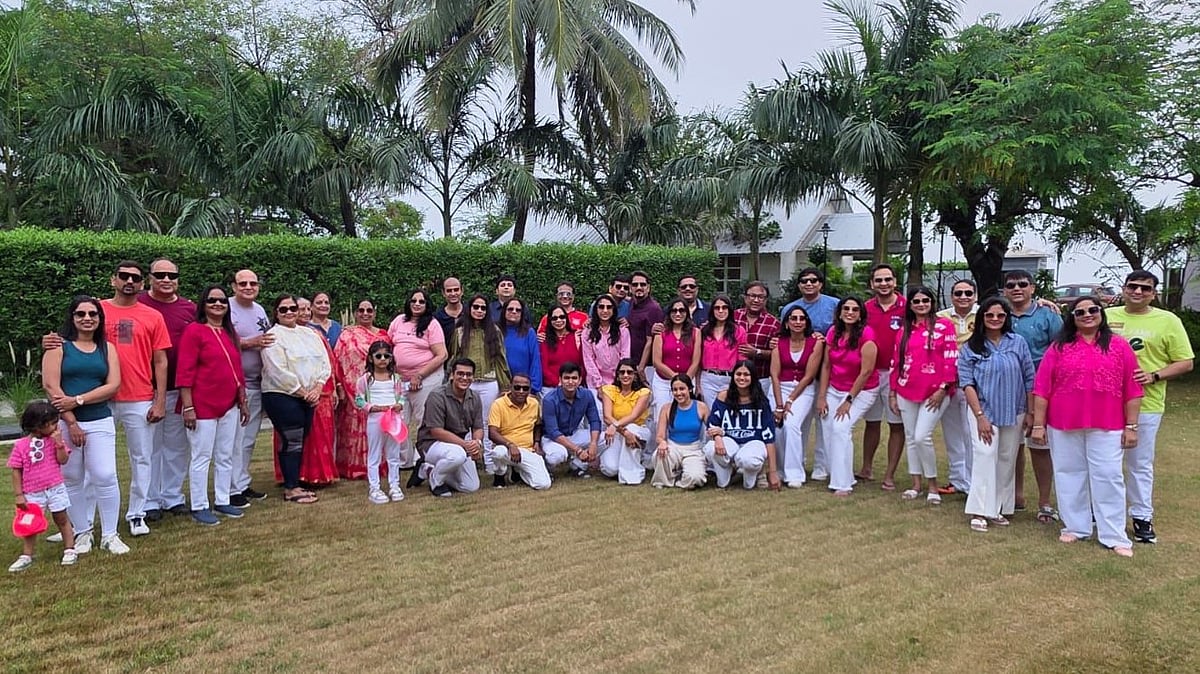 Daglia Family Celebrates Reunion in Daman