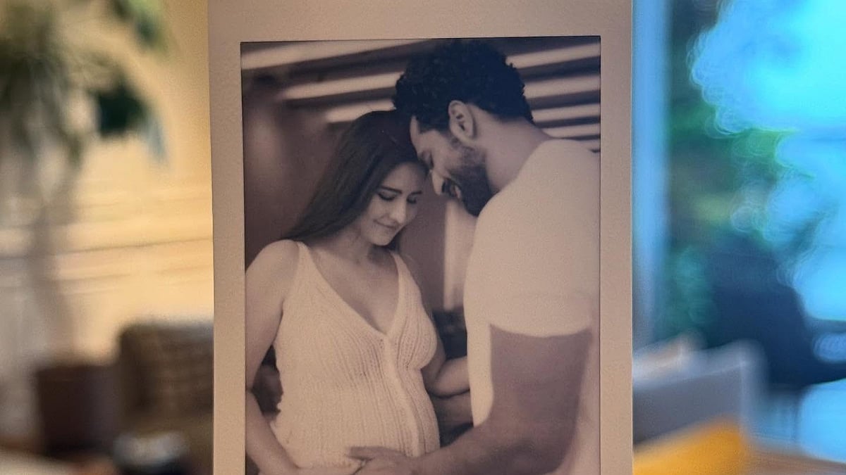 It's Official! Katrina Kaif & Vicky Kaushal Announce Pregnancy 3.5 Years After Marriage, Actress Flaunts Baby Bump In Adorable Photo