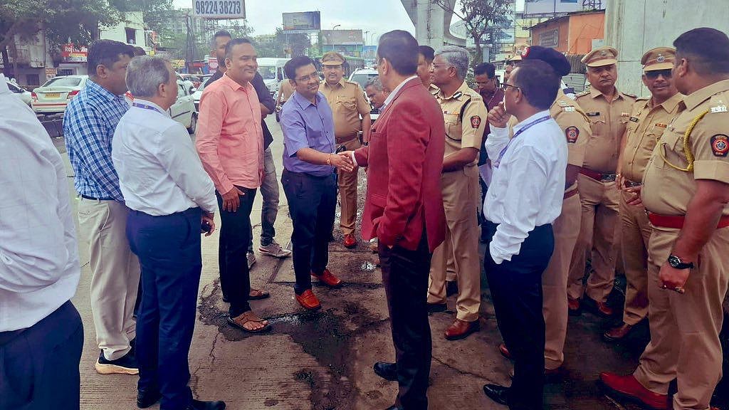 PHOTOS: Pimpri-Chinchwad CP Vinoy Kumar Choubey Reviews Traffic Congestion In IT Hub: Will Hinjawadi-Wakad Bridge Become One-Way?