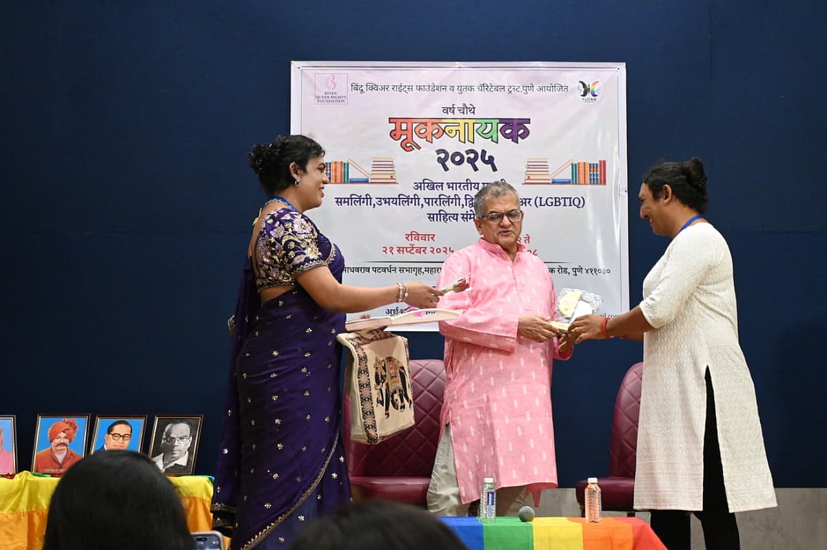 (R) Vaidehi Warhade being felicitated