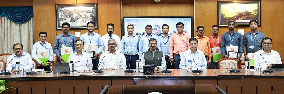 Western Railway Honors Employees With Safety Awards
