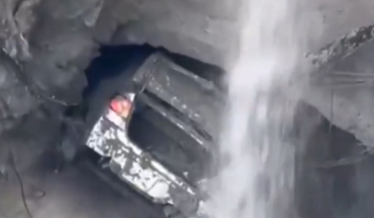 Chaos Erupts As Giant 50-Meter-Deep Sinkhole Opens Near Hospital In Bangkok, Swallows Cars - VIDEO 