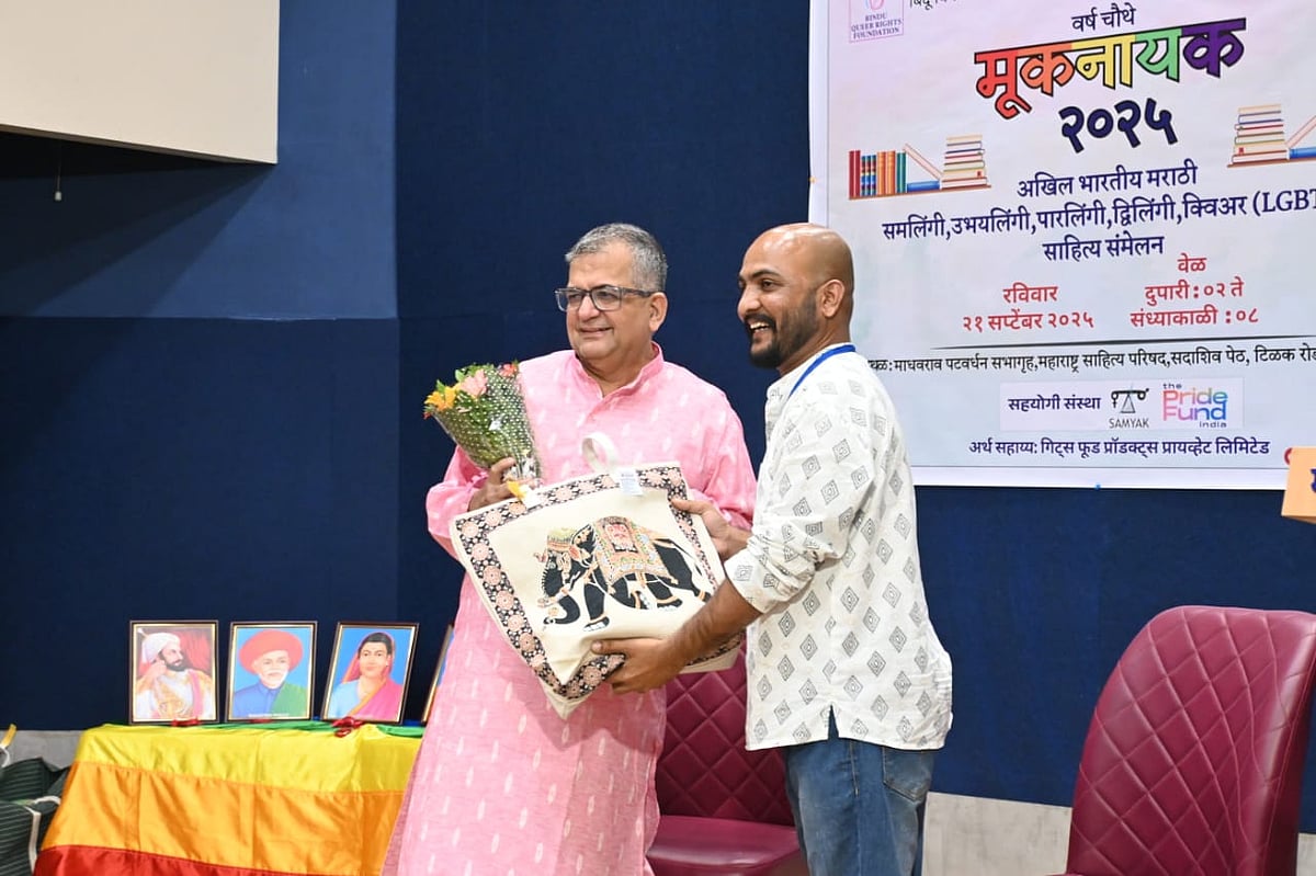 Vivek Raj Anand felicitated by Anil Ukarande