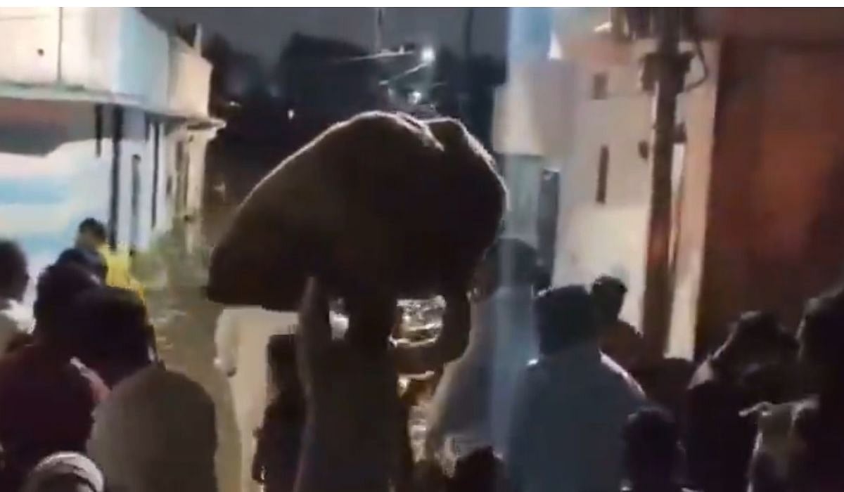 Musi River Overflows In Hyderabad, Residents Evacuate Homes | X/@TeluguScribe