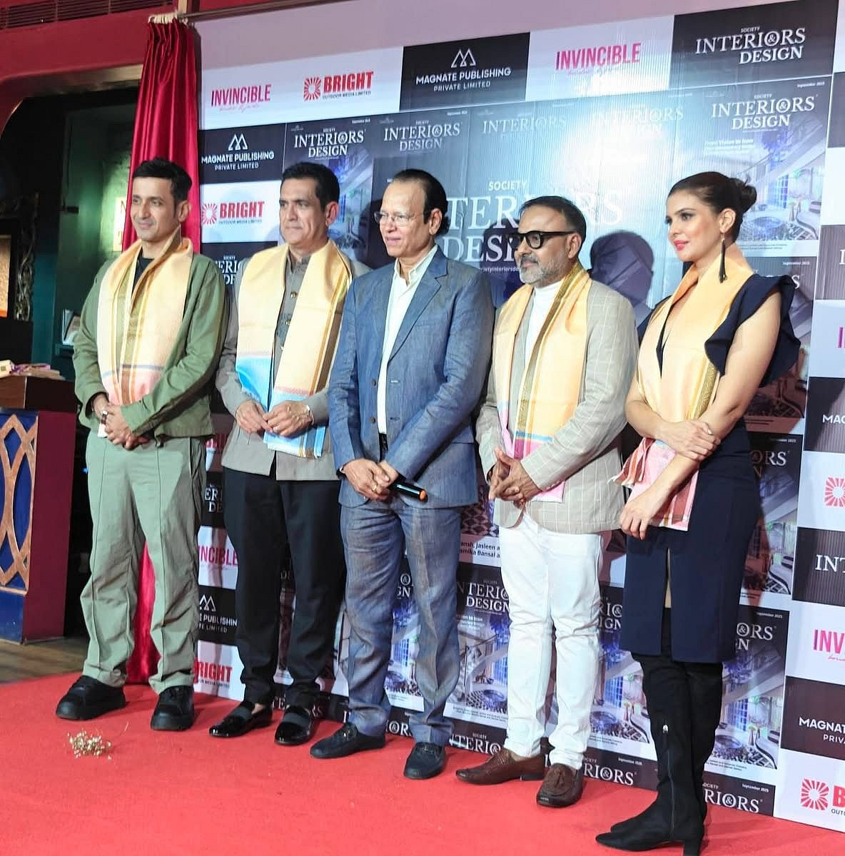Ihana Dhillon, Omung Kumar, Harmeet Singh and others at the event