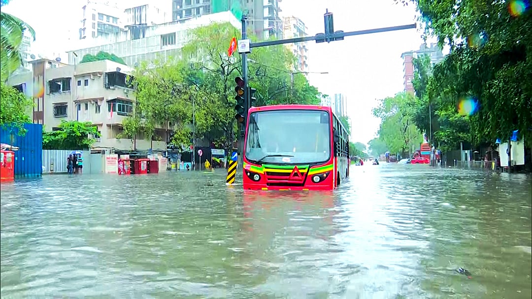 Palghar News: Luxury Bus Stranded In Flooded Road, Women Passengers Rescued