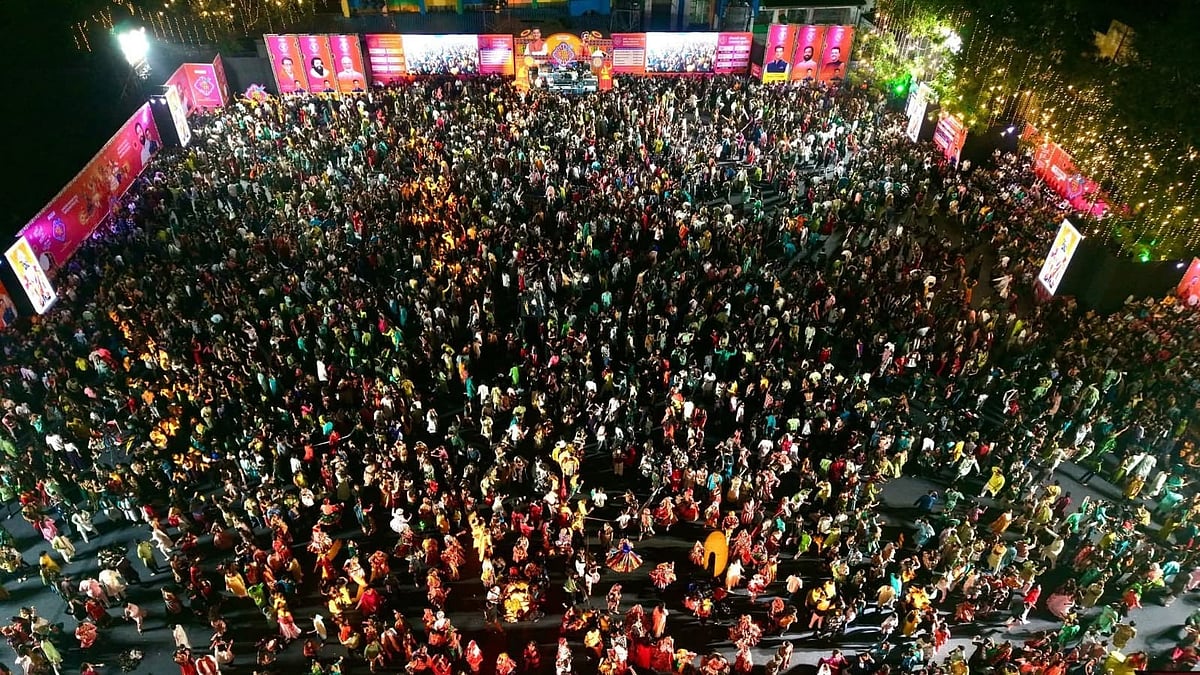 Dombivli Comes Alive With Rasarang Garba Festival, Thousands Celebrate |