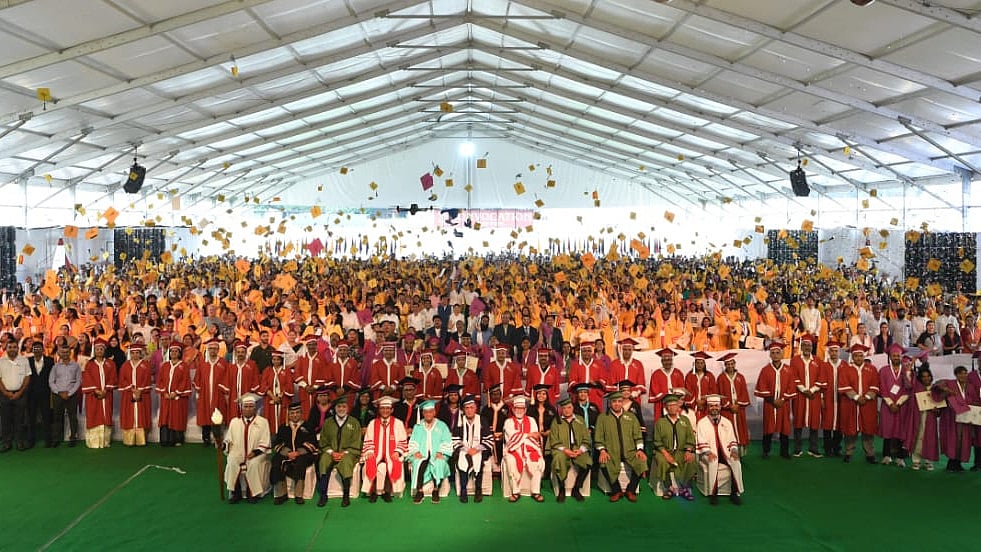 Chhatrapati Sambhajinagar: MGM University Holds 4th Convocation; 1,960 Students Conferred Degrees | Sourced 