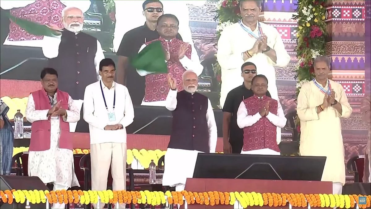 Prime Minister flags off Amrit Bharat Express between Brahmapur (Odisha) and Udhna (Gujarat)