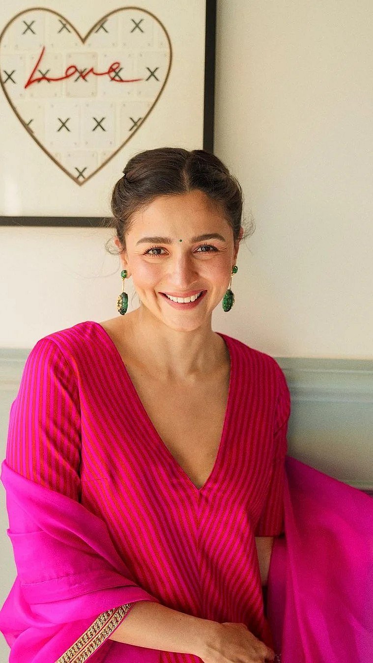 Navratri 2025 Day 9 Colour Is Pink: Celebrate Shardiya Navratri In These Stunning Looks By Bollywood...