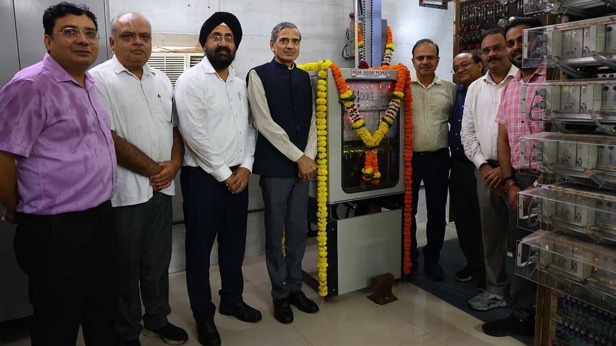 Central Railway creates history with successful Loco Trials of KAVACH on Mumbai Division
