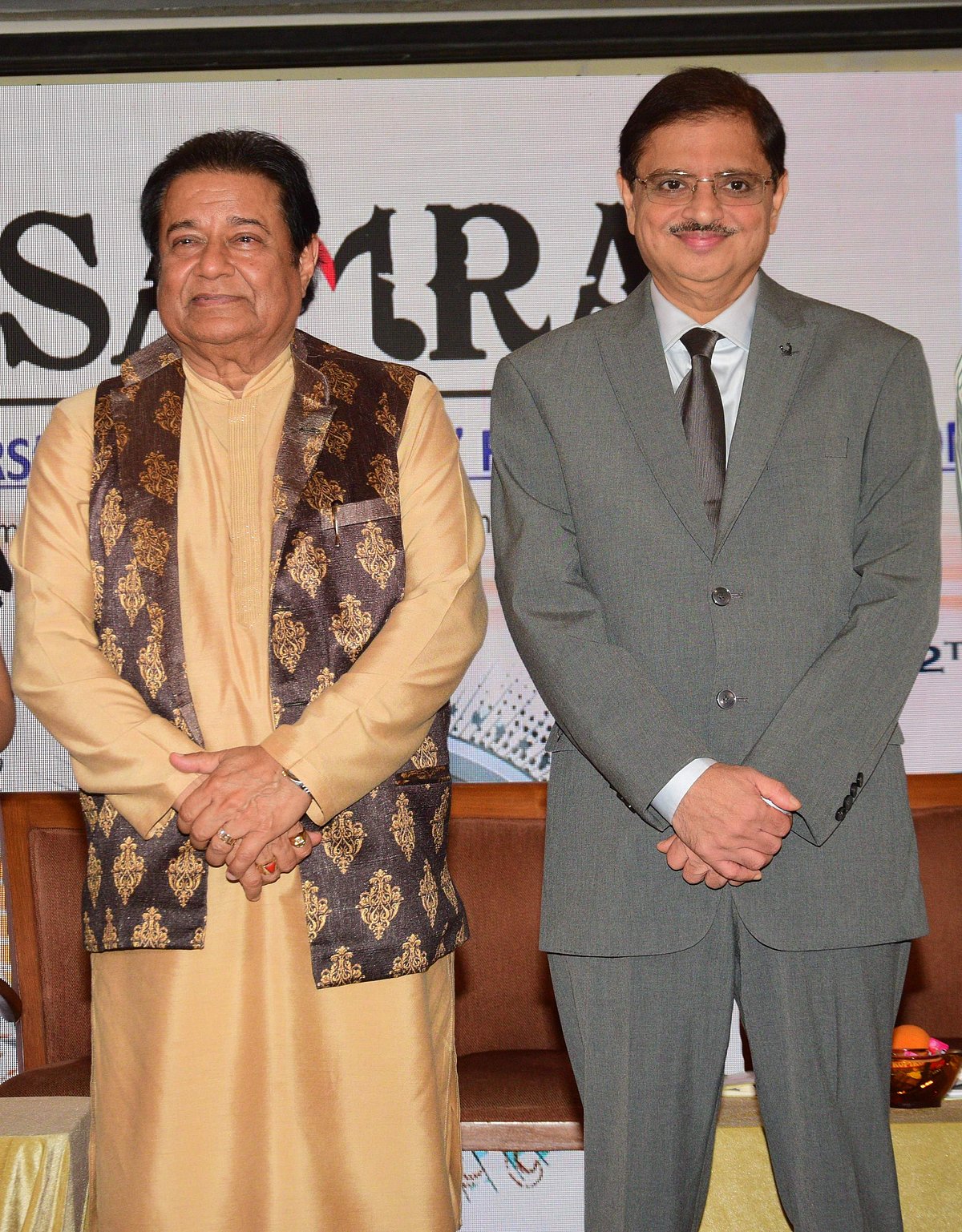 Anup Jalota and Sanjay Tandon at the landmark ISAMRA announcement for royalty distribution to musicians and chorus singers.