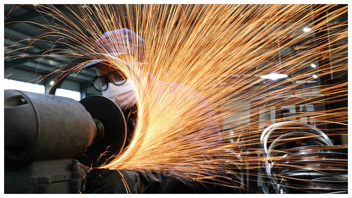India's Manufacturing Growth Slows, New Orders & Job Creation Hit 