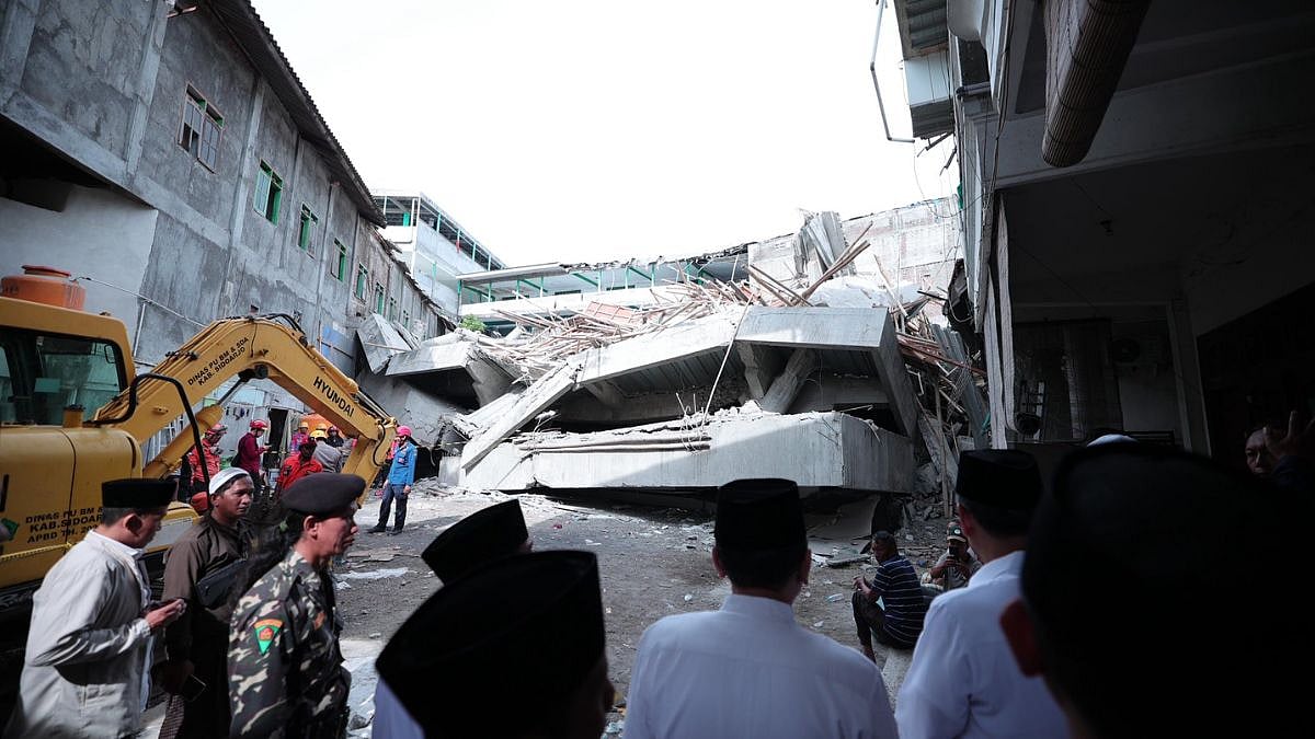 Indonesia School Collapse: At Least 91 Students Remain Buried In Rubble 2 Days After Disaster