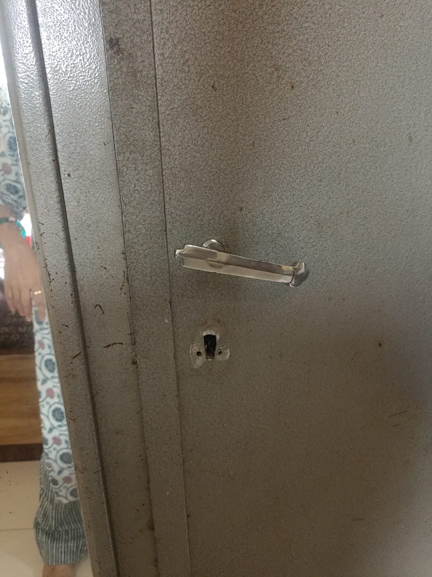 Broken wardrobe lock after theft, image shared by the victim