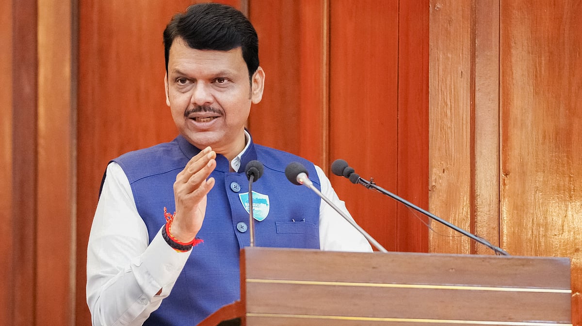 Maharashtra CM Devendra Fadnavis Inaugurates Cyber Awareness Month 2025 In Mumbai, Calls For Responsible Use Of AI | VIDEO | X (@CMOMaharashtra)