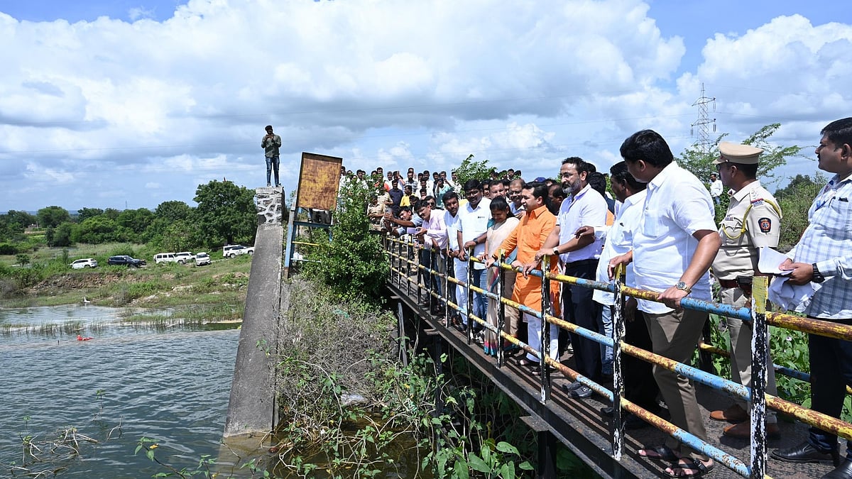 Maharashtra Minister Nitesh Rane Inspects Damaged Areas Near Phulambri Dam, Interacts with Fishermen