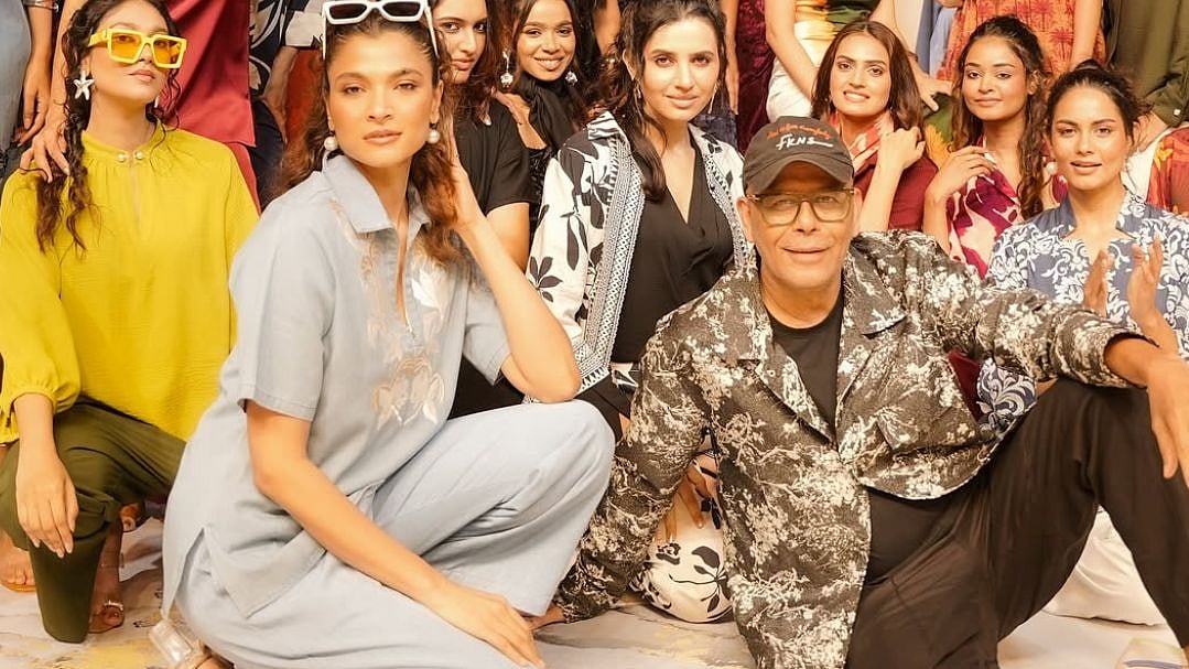 Narendra Kumar with his models at GICW