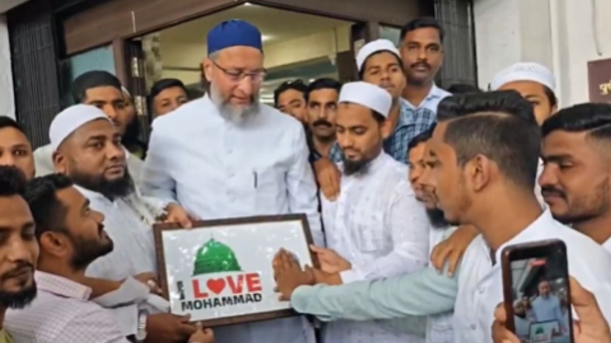 Owaisi returns 'I Love Muhammad' Photo Frame | X/@iamvinodjagdale