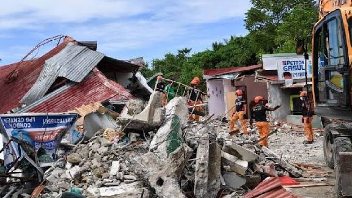 The death toll has risen to 72 after a massive 6.9 magnitude earthquake struck the Philippines. | 