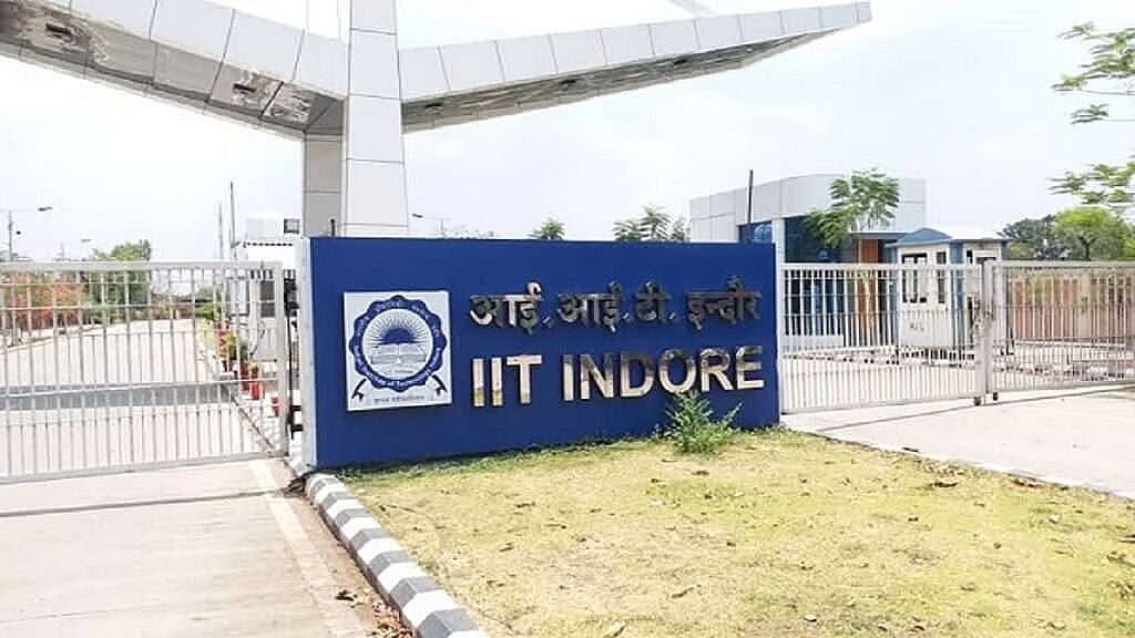 IIT Indore Develops Real-Time Wetland Monitoring Tool To Track Pollution and Water Quality