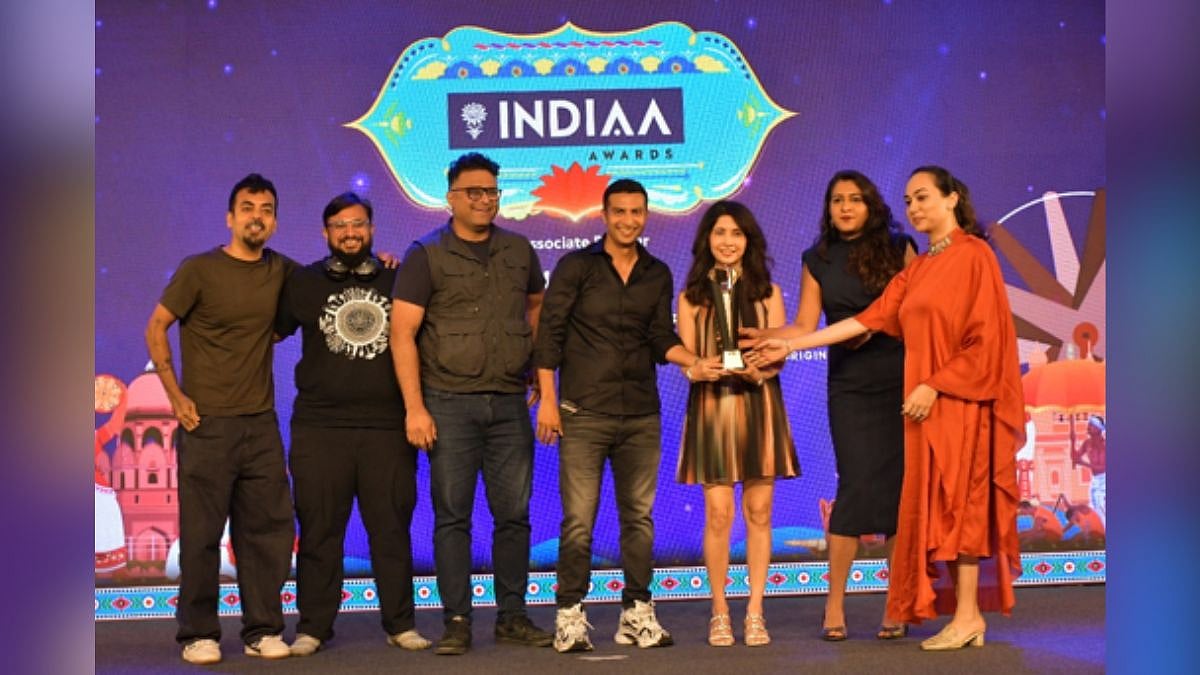 Gabit was announced as the winner in the category ‘Consumer Electronics’. Team Gabit & Moonshot with the presenters Bhawika Chabbra (IAA Mancom Member and Founder, Toaster) & Carol Goyal (IAA Mancom Member and Executive Director, Rediffusion and CEO, Aesthetic Intelligence Lab)
