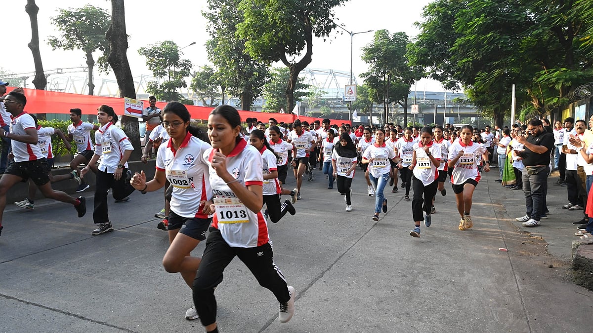 Mumbai Red Run Marathon 2025: Youth Participate To Spread HIV/AIDS Awareness