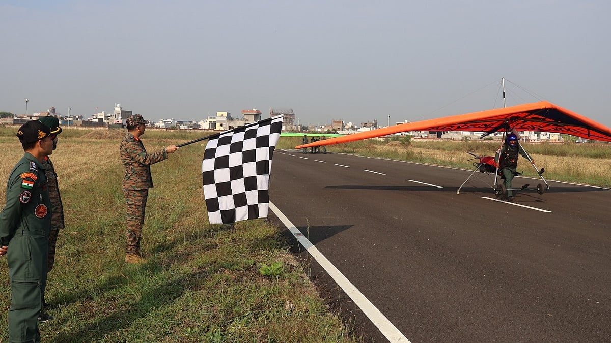 Indore News: Kargil To Kanyakumari Powered Hang Glider Expedition Flagged Off By Lt Gen Vivek Dogra |