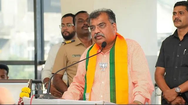 Maharashtra BJP President Felicitates Rajyogi Brahmakumar Nikunj Ji With ‘Jan Chetna Ratna...