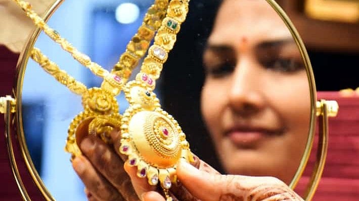 MP News: High Gold And Silver Prices Dampen Festive Sentiment; Prices Sparkle, Sales Dull; Jewellers...
