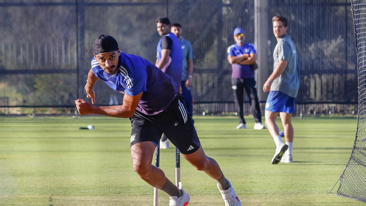 'Plane Wala Kardein': Fans Urge Arshdeep Singh To Recreate Viral Reel During Autograph Session; Video