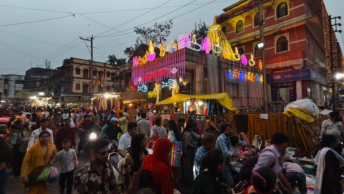 Indore News: Ahilya Utsav Samiti Members Light Lamps In 72 Temples, Make Rangolis To Prep For Diwali