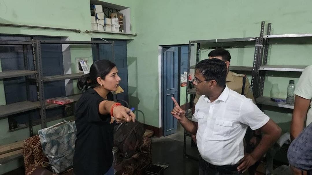 MP News: Businessman Alleges Theft Of Jewellery & Cash Worth ₹8.5 Lakh During Firecracker Raid In...