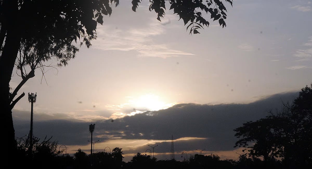 Madhya Pradesh October 24 2025, Weather Update: Warm And Sunny Now; Rain, Thunderstorms Expected...