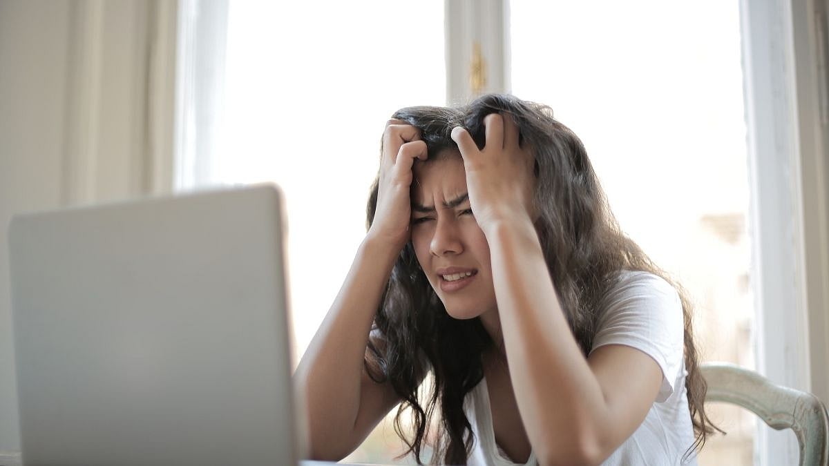 Simple Daily Habits That Silently Damage Your Brain