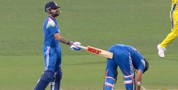 Virat Kohli Playfully Taps Rohit Sharma's Back With His Bat During IND vs AUS 3rd ODI; Video